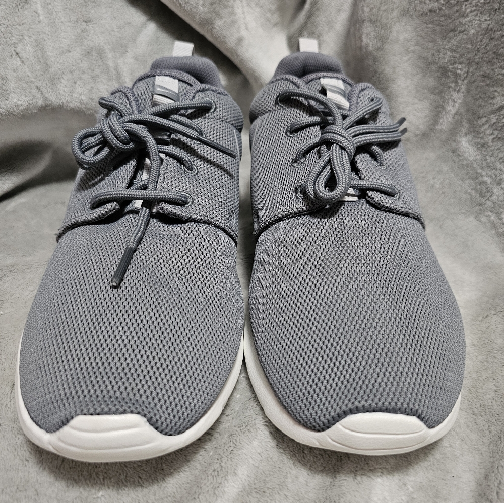 Nike Rosche One Cool Grey Pure Platinum NIB 844994 003 Womens 9 - Picture 3 of 9